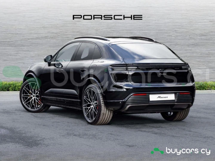 Porsche Macan Black