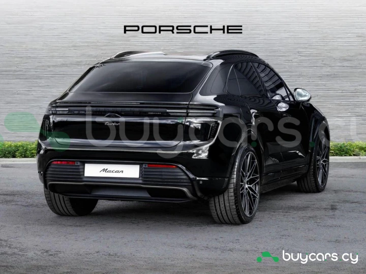 Porsche Macan Black