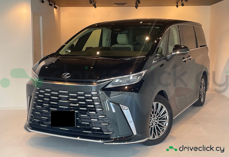 Lexus LM Black