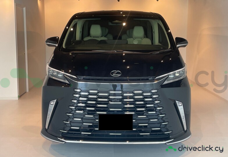 Lexus LM Black