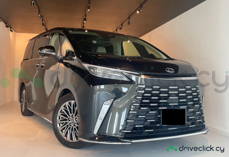 Lexus LM Black