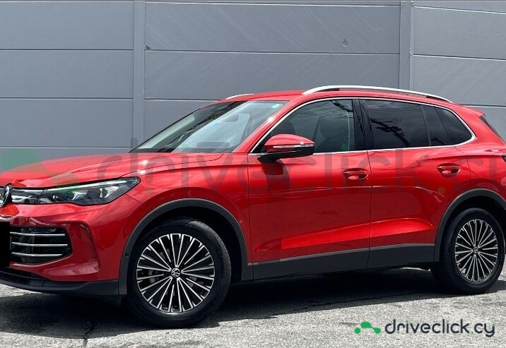 Volkswagen Tiguan Red