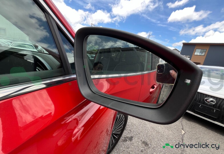 Volkswagen Tiguan Red