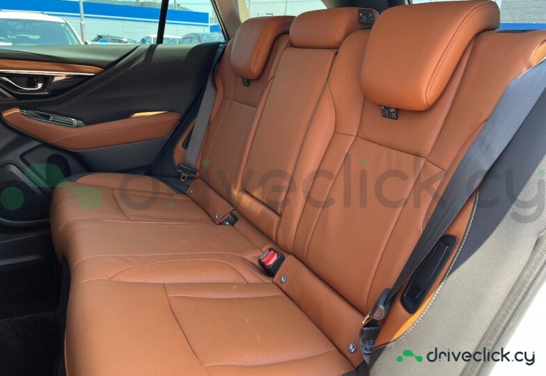 Subaru Outback Белый