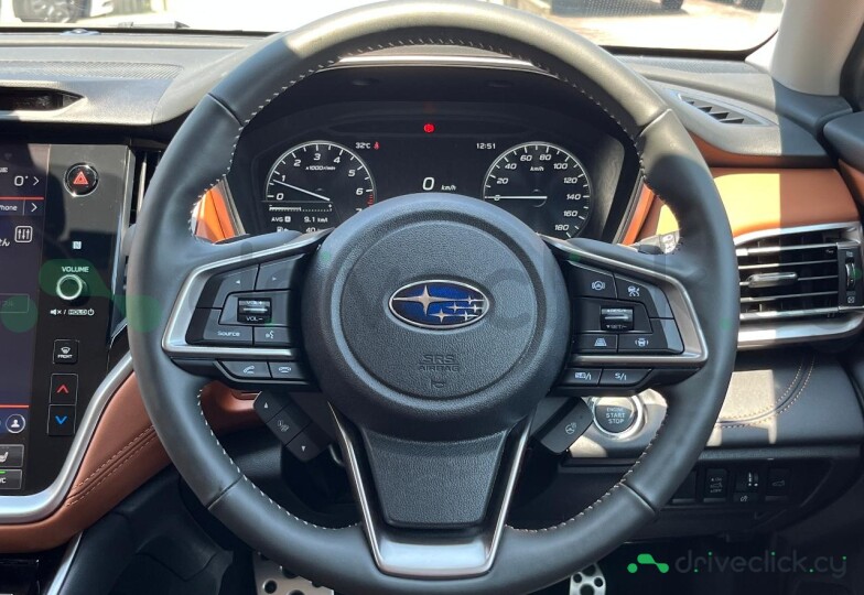 Subaru Outback Белый