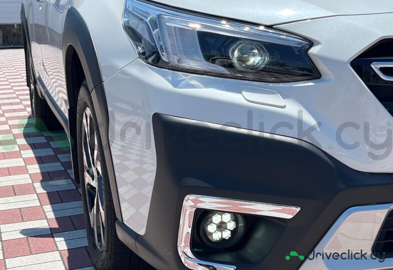 Subaru Outback Белый