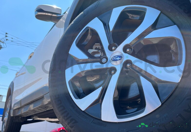 Subaru Outback Белый