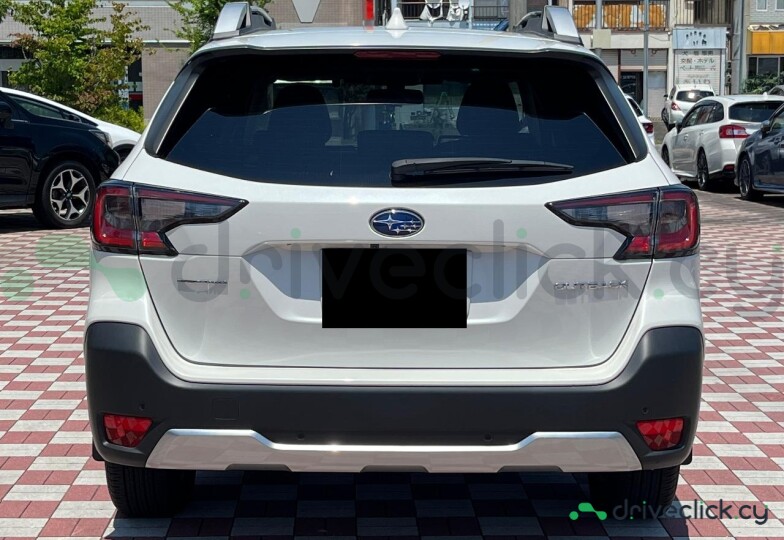 Subaru Outback Белый