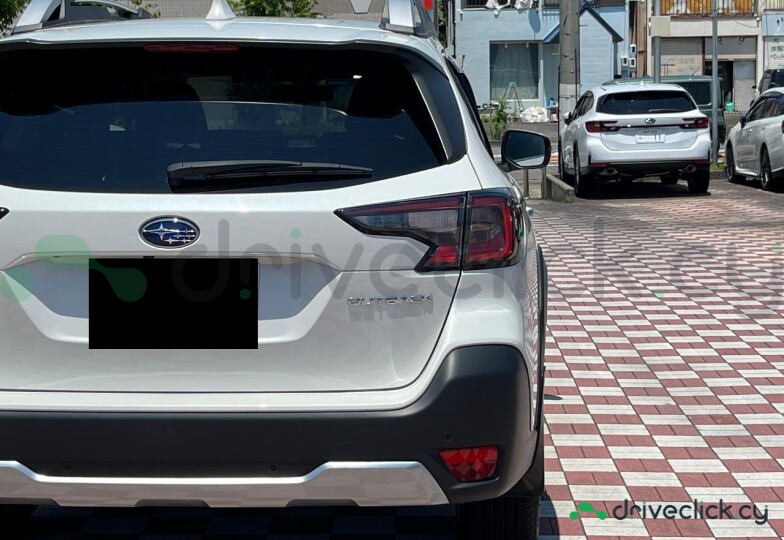 Subaru Outback Белый