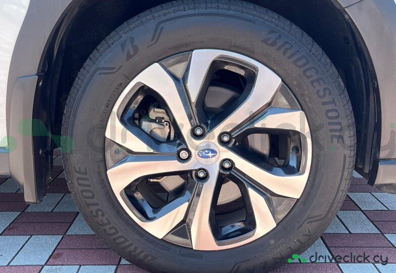 Subaru Outback Белый