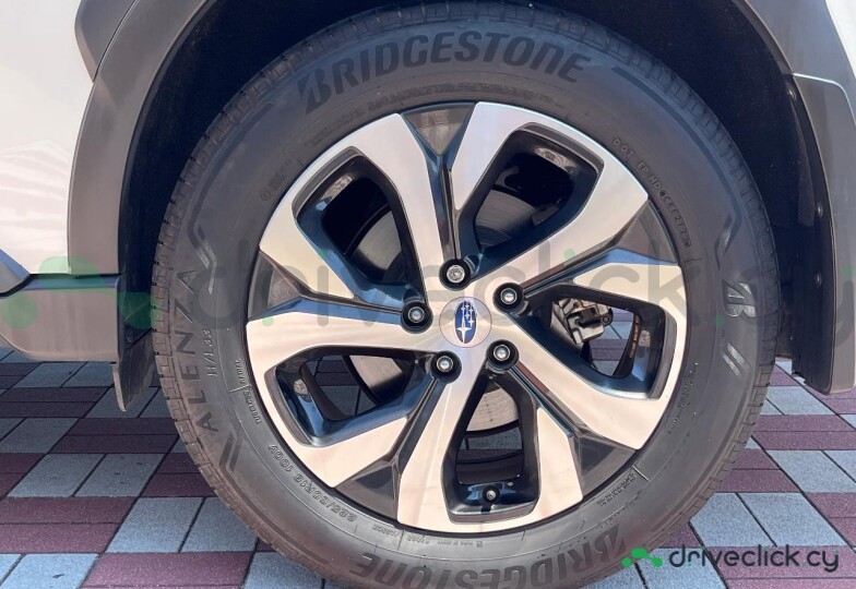 Subaru Outback Белый