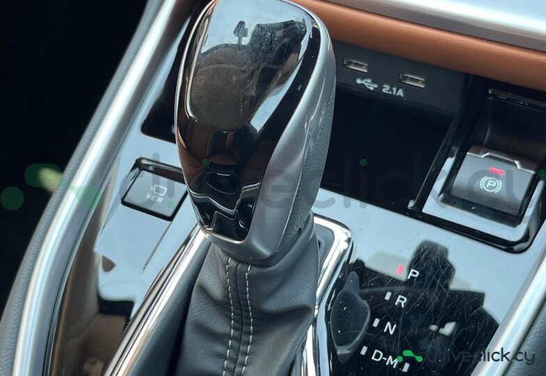 Subaru Outback Белый