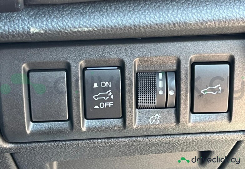 Subaru Outback Белый