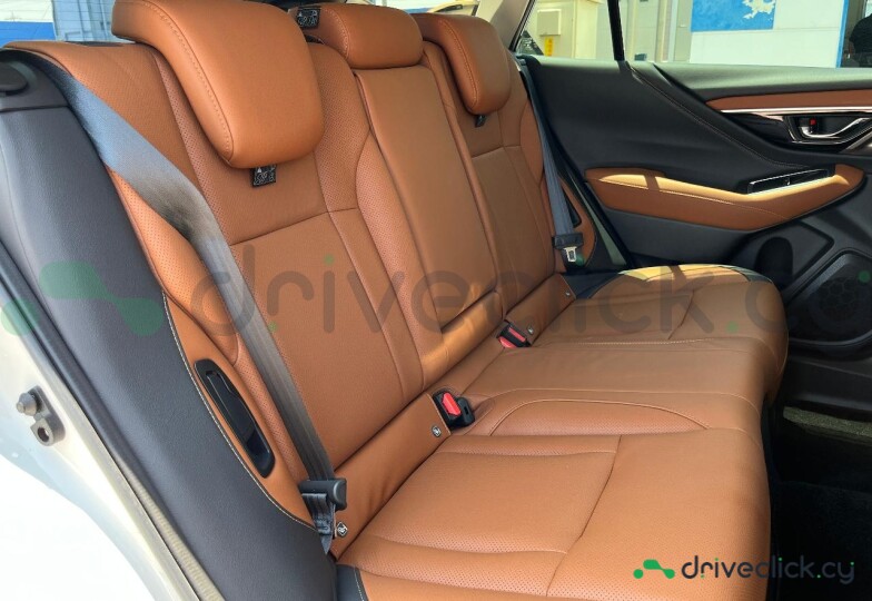 Subaru Outback Белый
