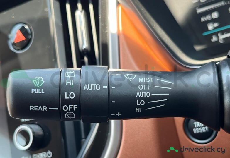 Subaru Outback Белый