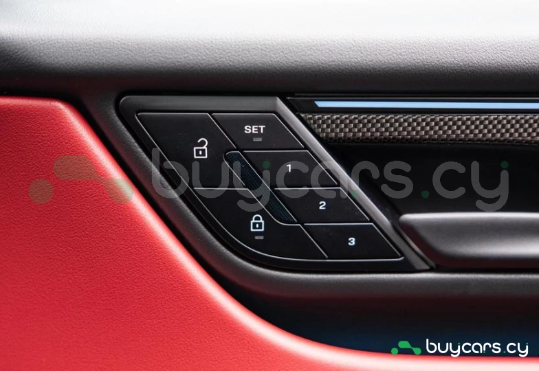 Porsche Macan Серый