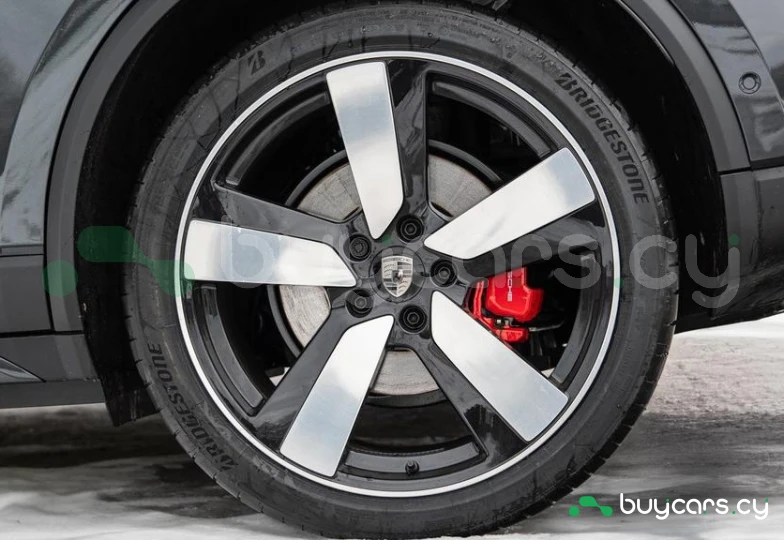 Porsche Macan Серый