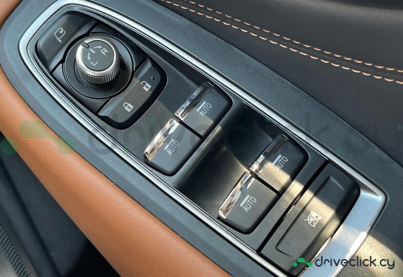 Subaru Outback Белый