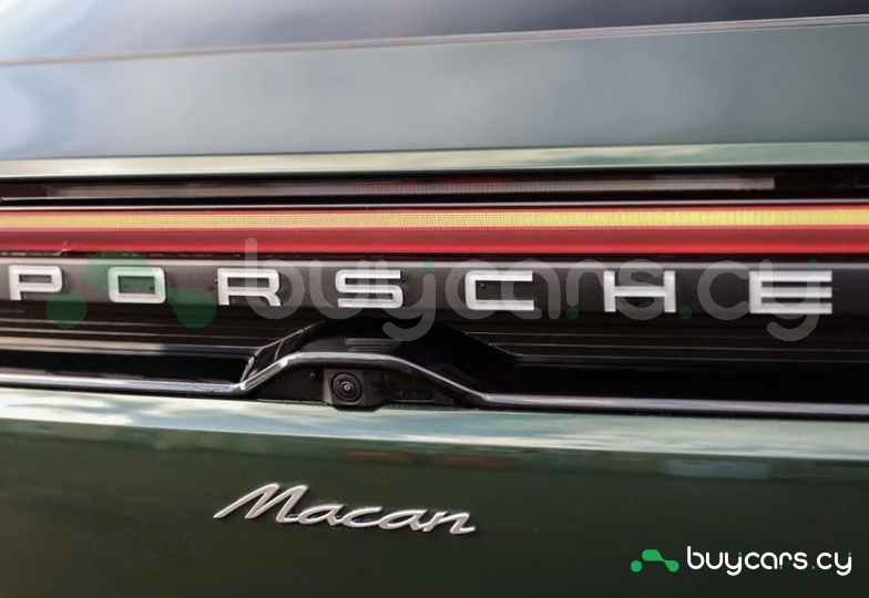 Porsche Macan Зеленый
