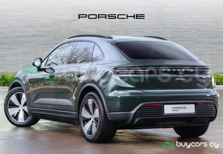 Porsche Macan Зеленый