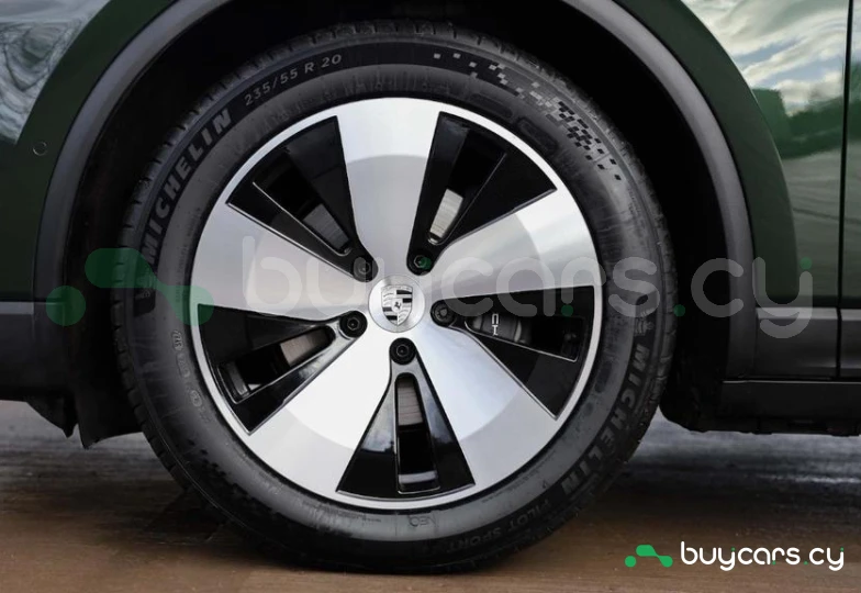 Porsche Macan Зеленый