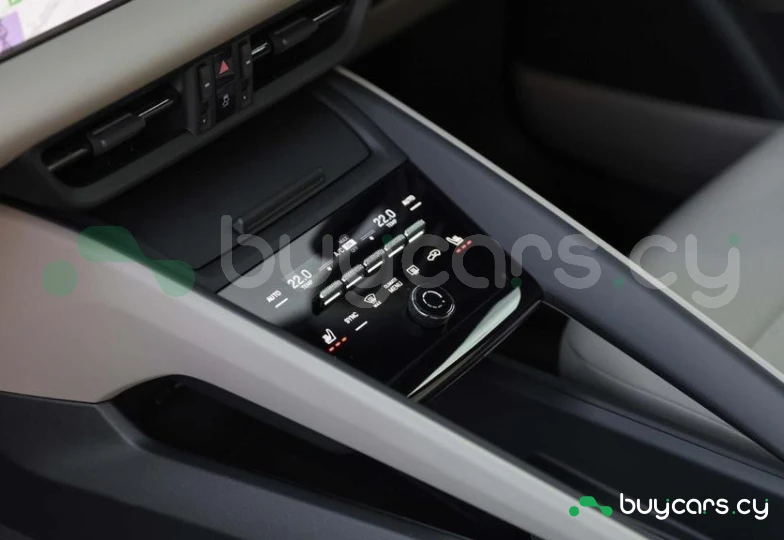 Porsche Macan Зеленый