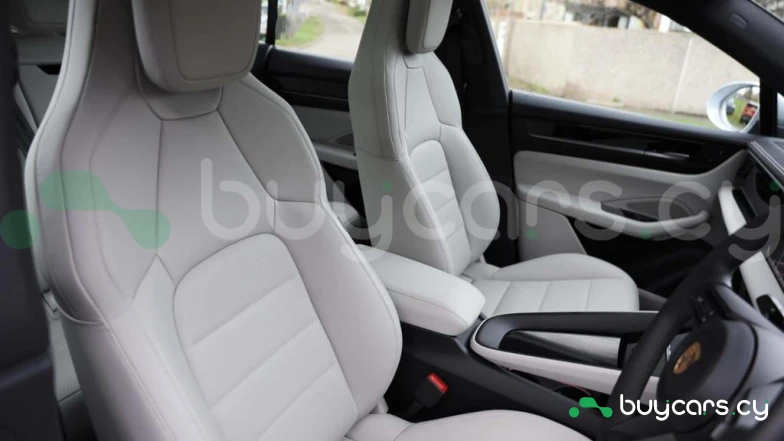 Porsche Macan Серый