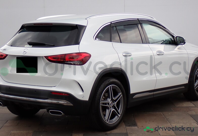 Mercedes GLA-class White