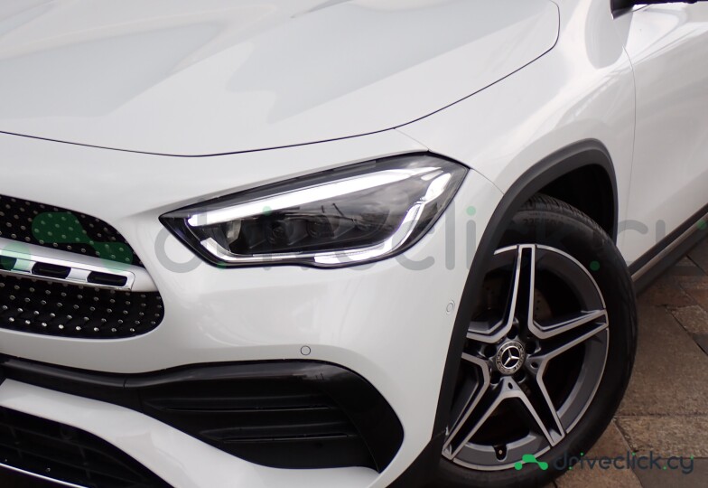 Mercedes GLA-class White