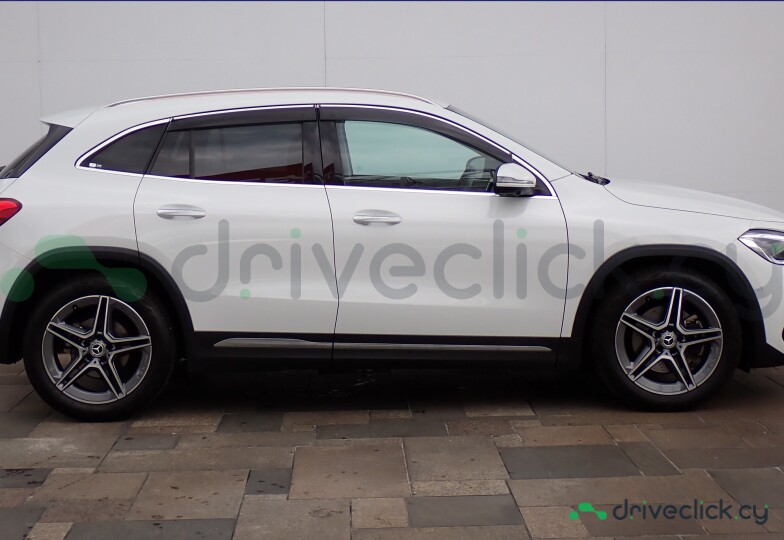 Mercedes GLA-class White
