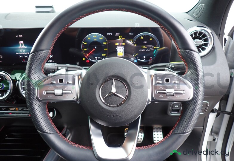 Mercedes GLA-class White