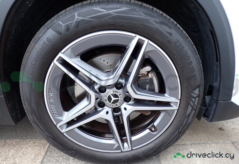 Mercedes GLA-class White