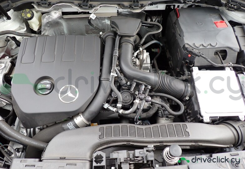 Mercedes GLA-class White