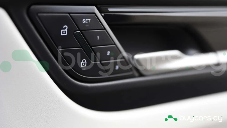 Porsche Macan Серый