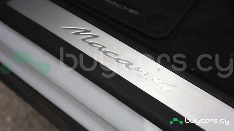 Porsche Macan Серый