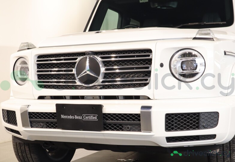 Mercedes G-class White