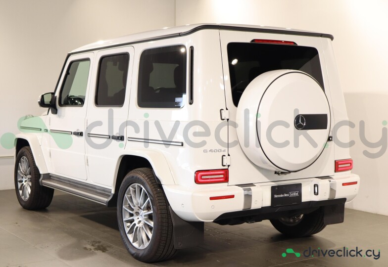 Mercedes G-class White