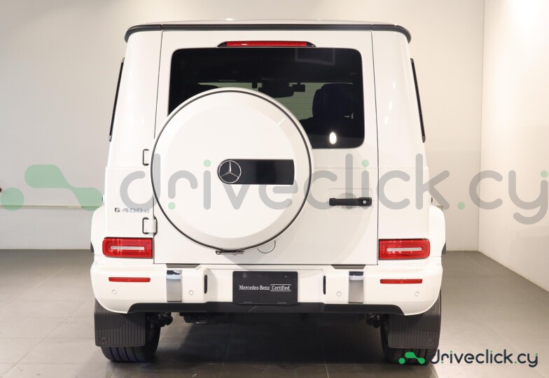 Mercedes G-class White