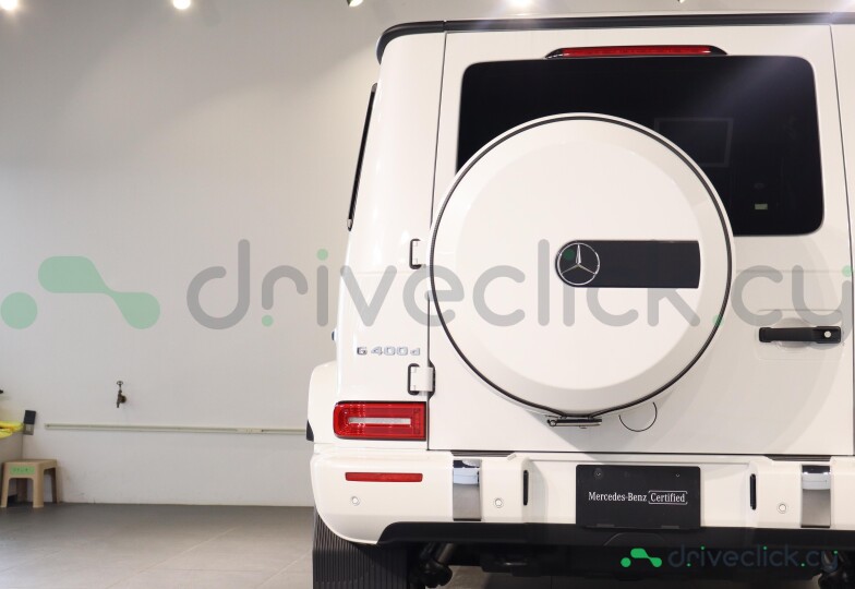 Mercedes G-class White