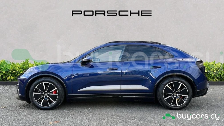 Porsche Macan Синий