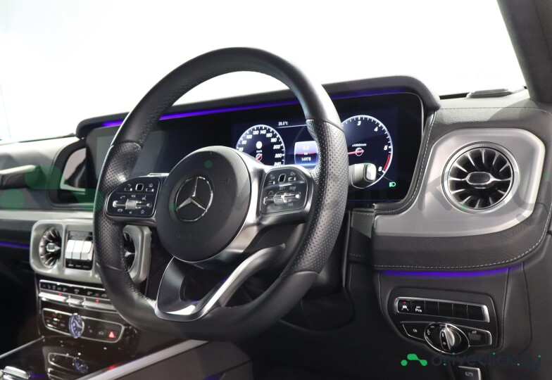 Mercedes G-class White