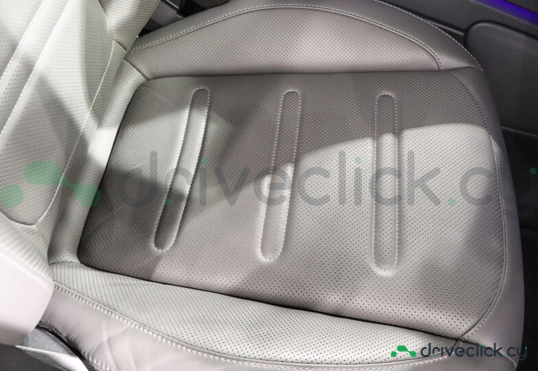 Mercedes G-class White