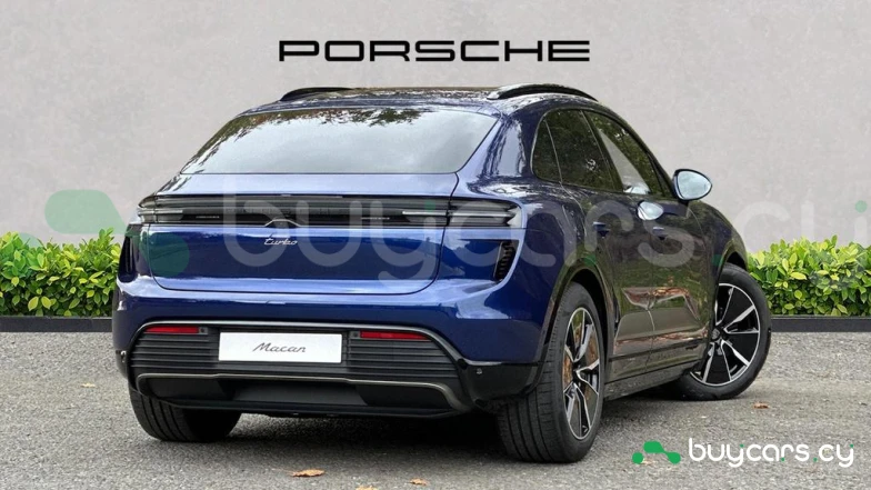 Porsche Macan Синий