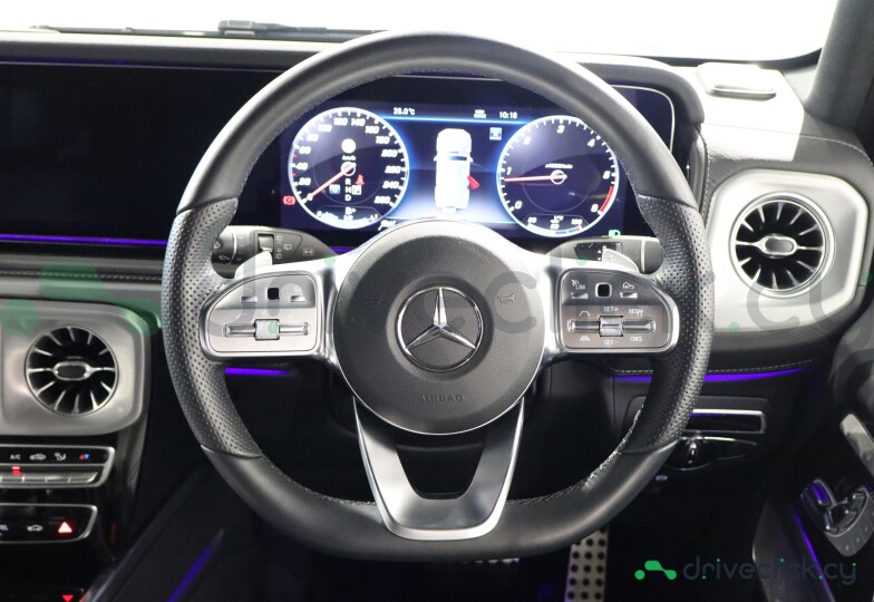 Mercedes G-class White