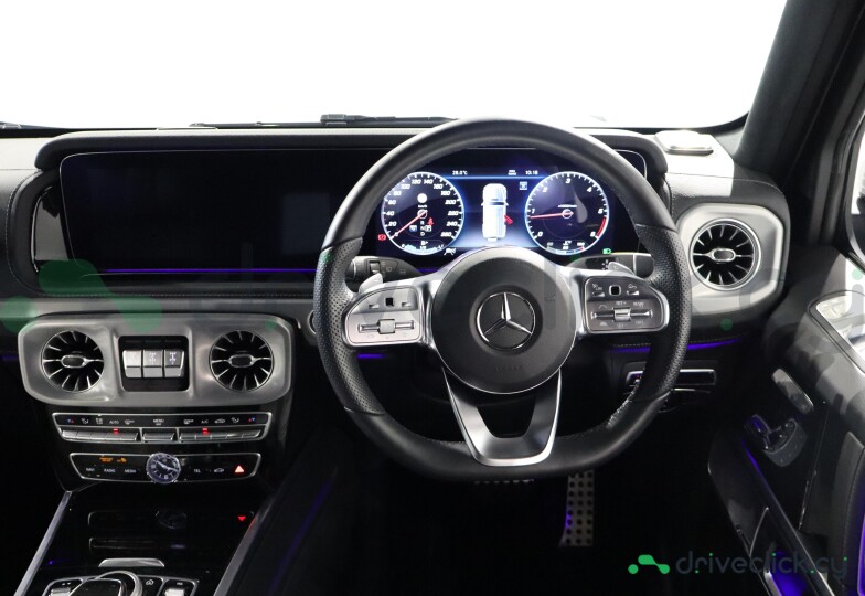 Mercedes G-class White