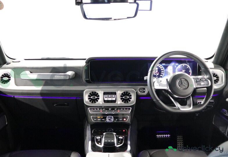 Mercedes G-class White