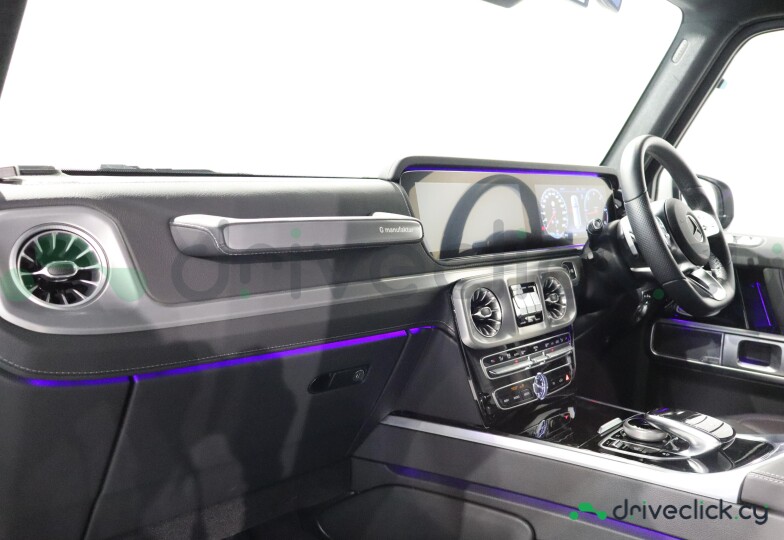 Mercedes G-class White