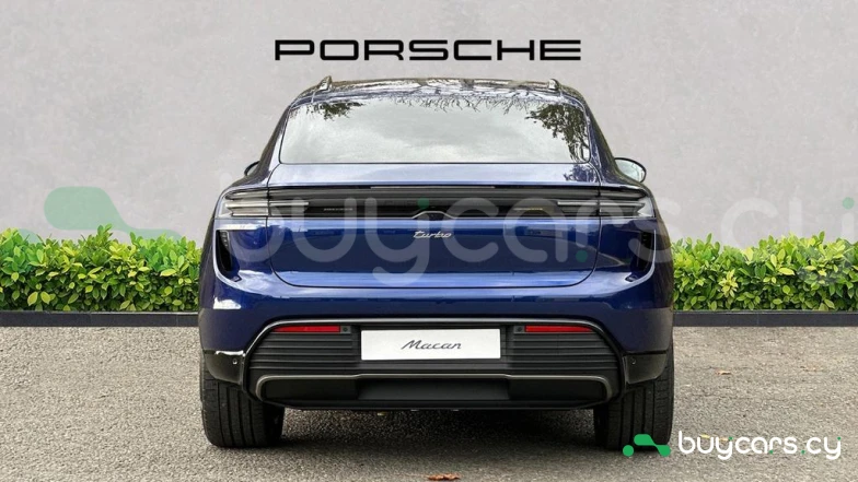 Porsche Macan Синий