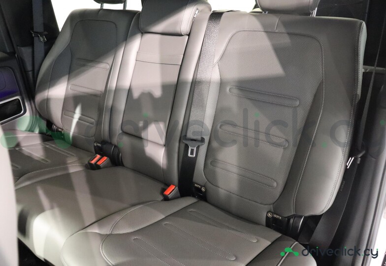 Mercedes G-class White