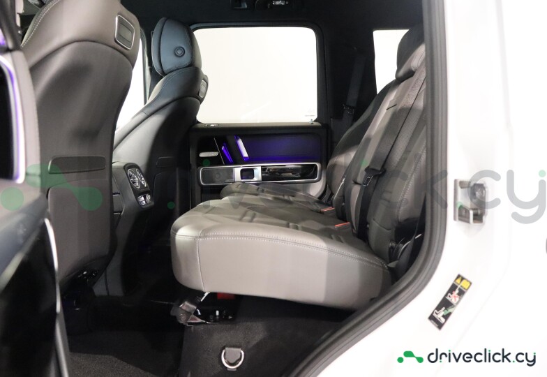 Mercedes G-class White